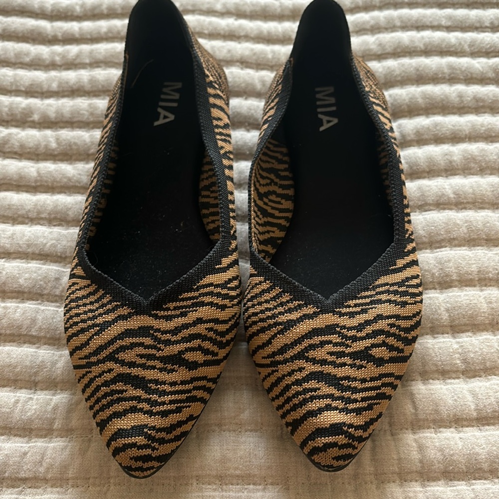 MIA animal print flats Size 8.5